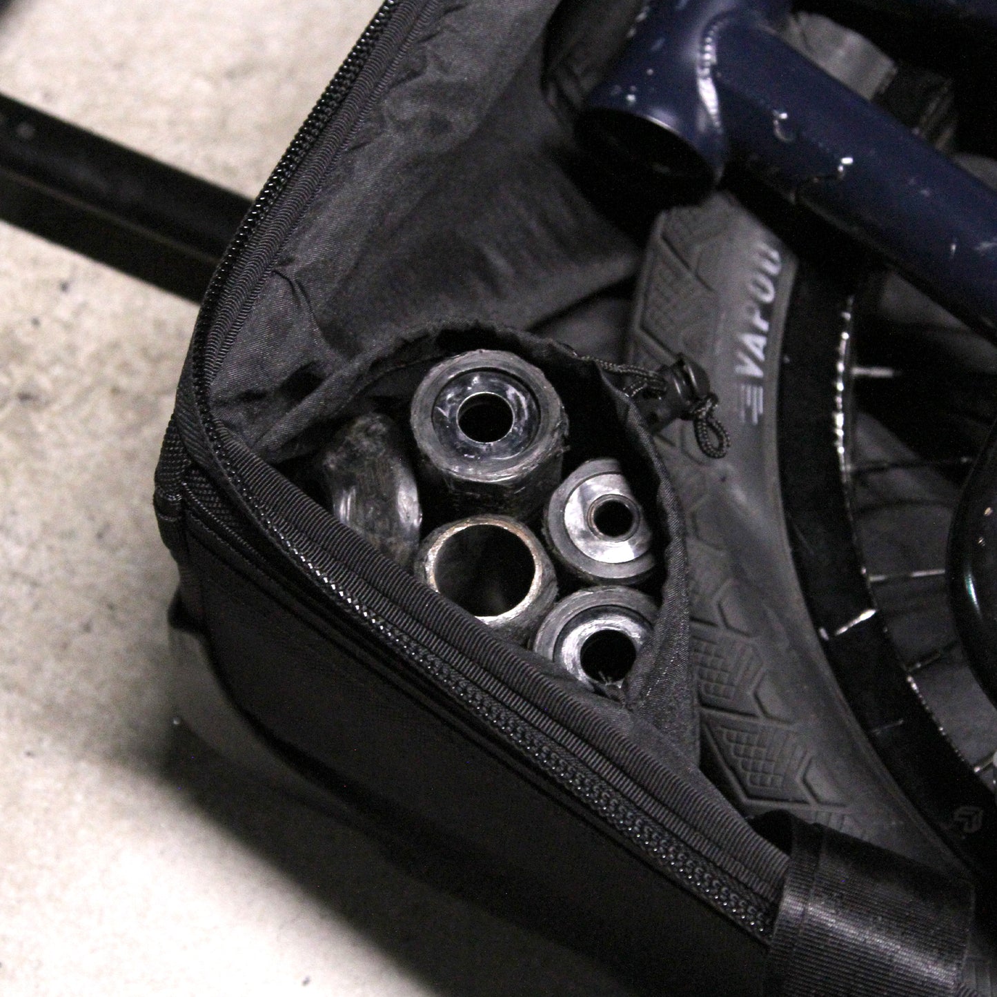 CHROME INDUSTRIES - TRAVEL BIKE ROLLER