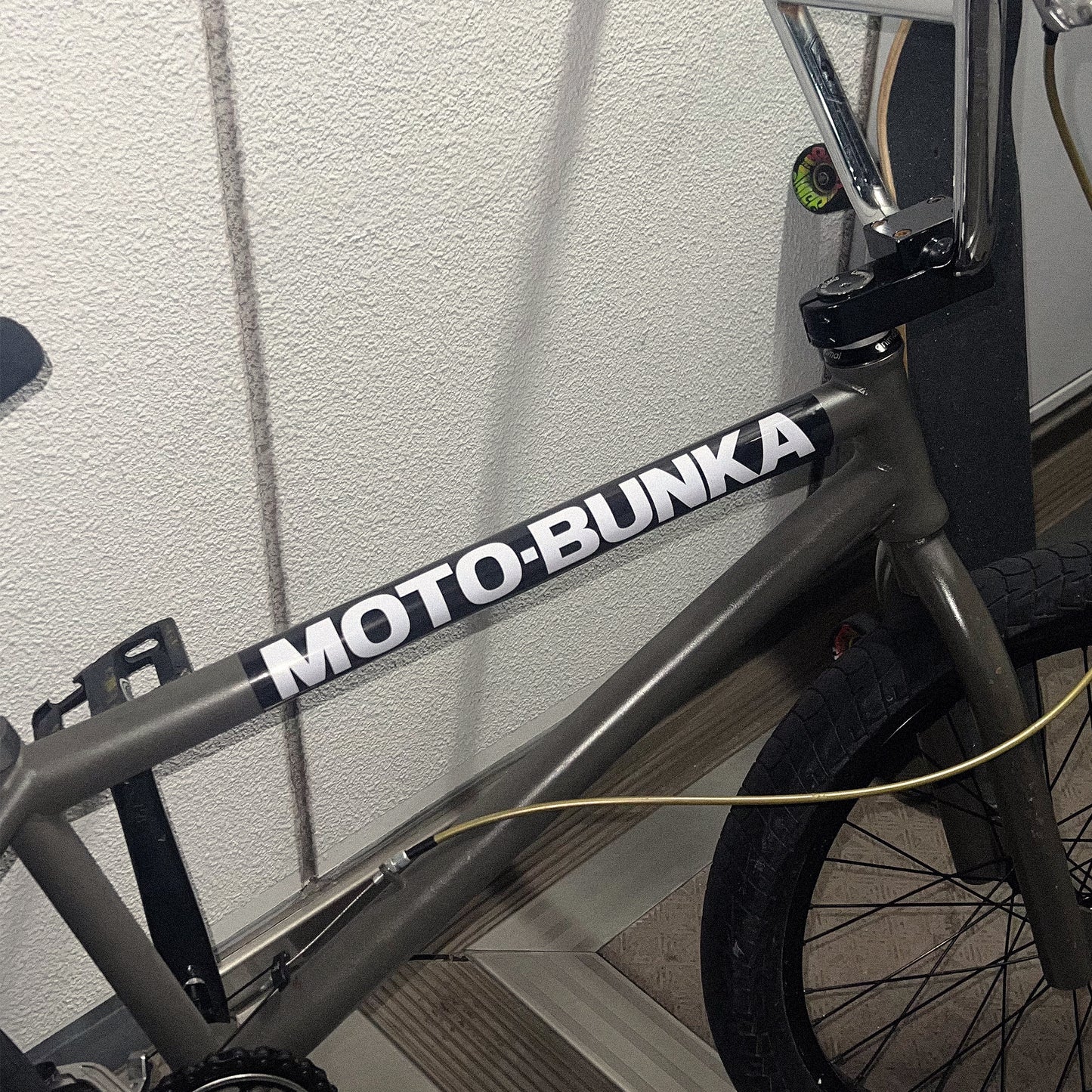 MOTO-BUNKA - Big Text Logo Sticker