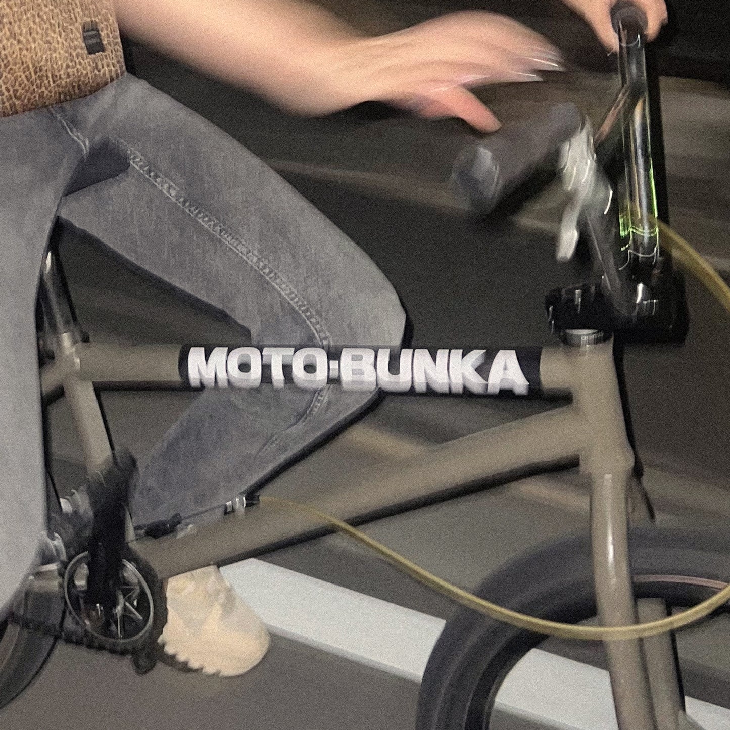 MOTO-BUNKA - Big Text Logo Sticker