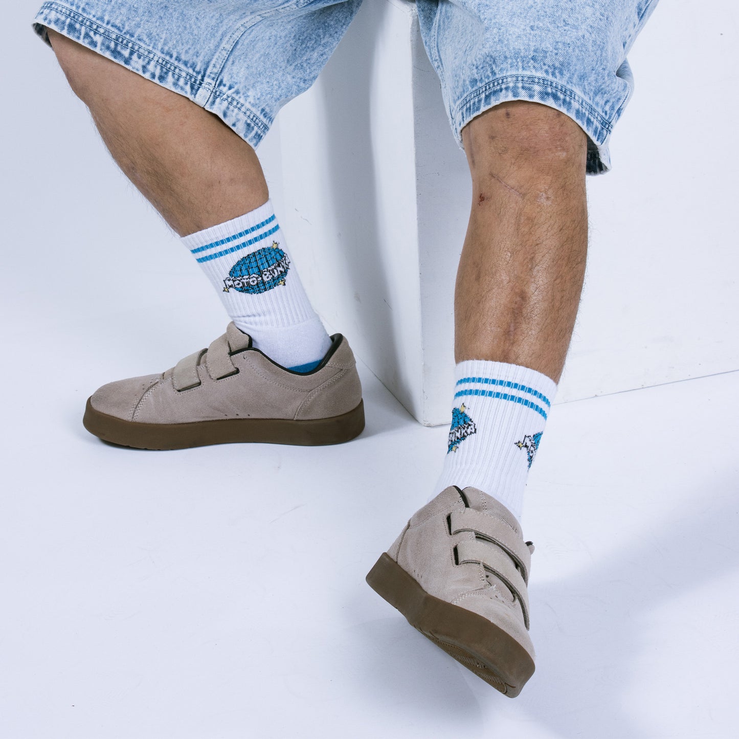 MOTO-BUNKA - FRKO Globe Socks/White