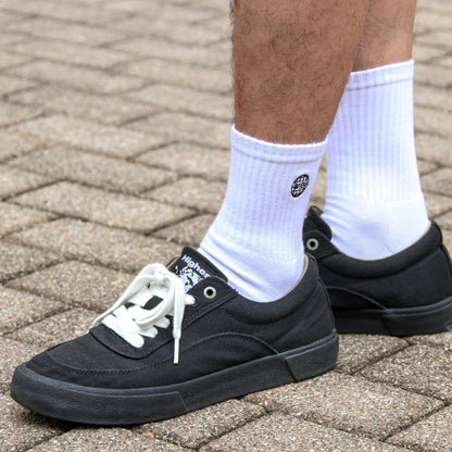 MOTO-BUNKA - Globe Logo Quarter Socks/White