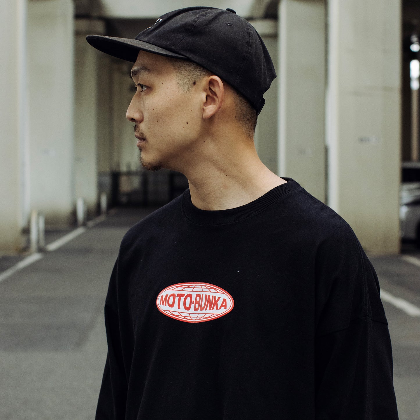 MOTO-BUNKA - Oval Logo Long Sleeve/Black-Red