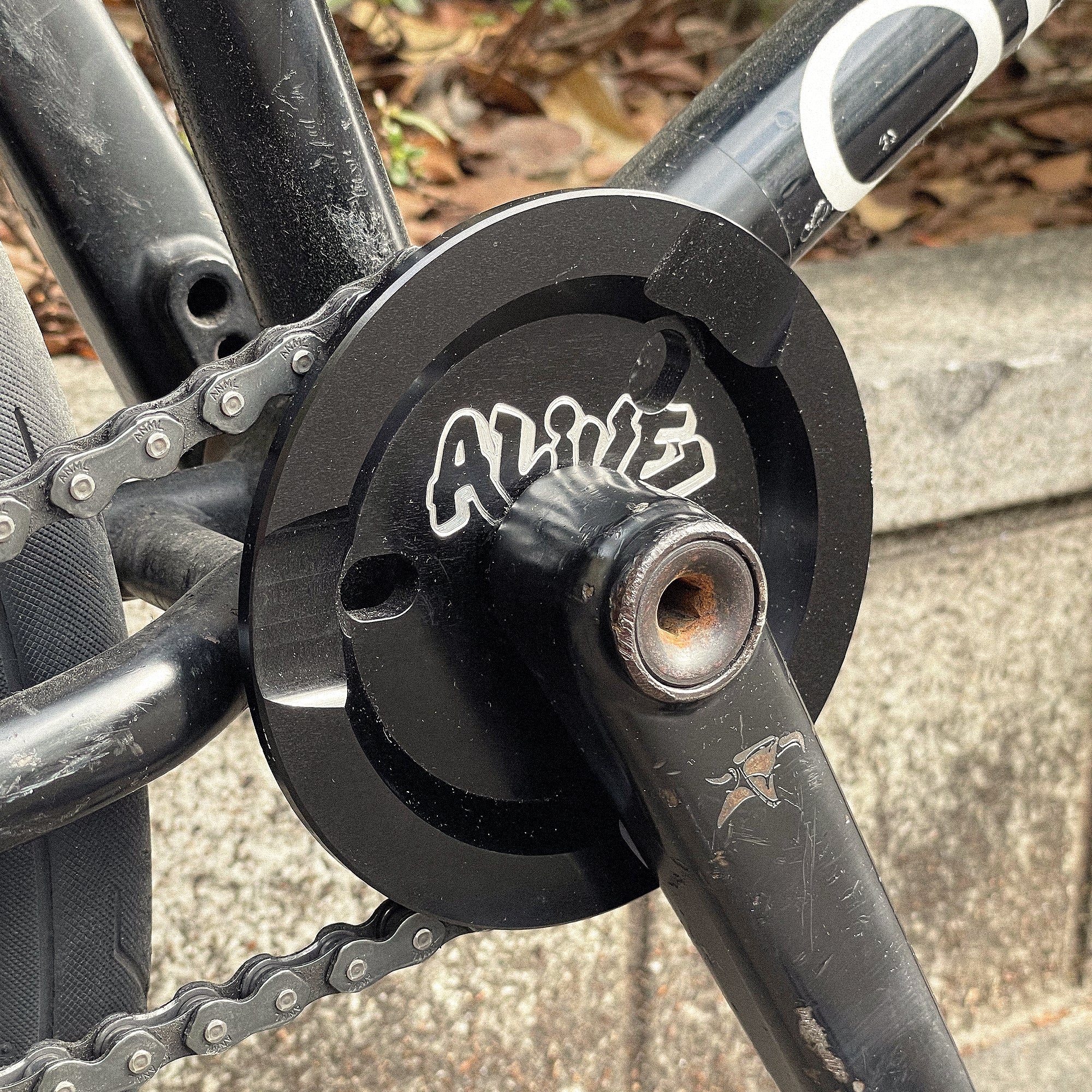 Bicycle sprocket online guard